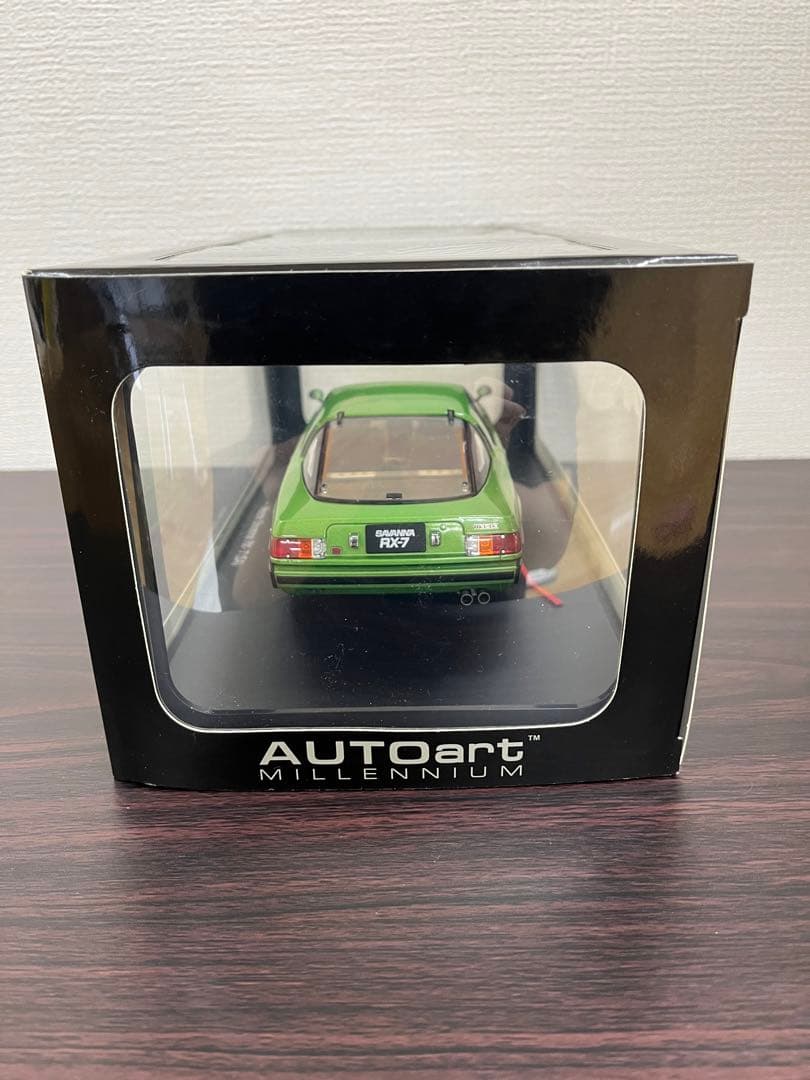 オートアート1/18マツダ サバンナRX-7 (SA) グリーン