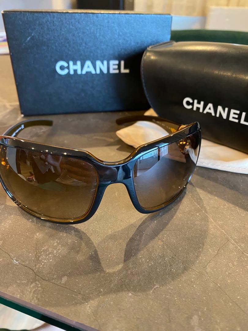 美品 CHANEL サングラス ラウンド型 ロゴ ゴールドロゴ ブラウン