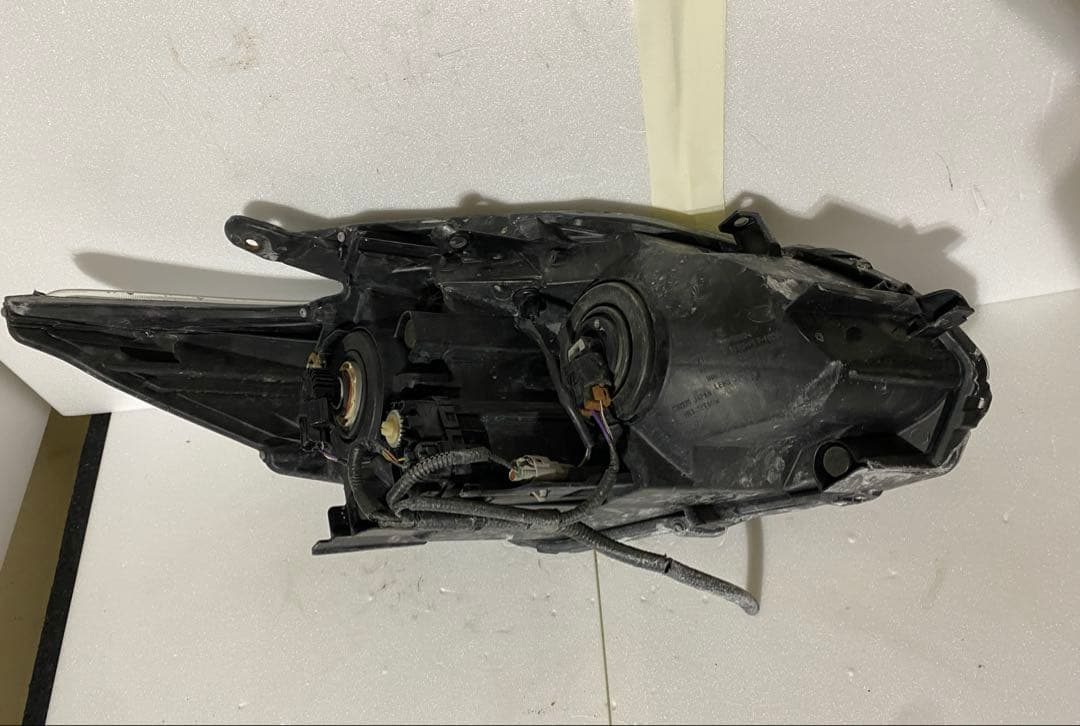 トヨタ プリウス 30系（ZVW30） 純正ヘッドライト 左右セット（ハロゲン）