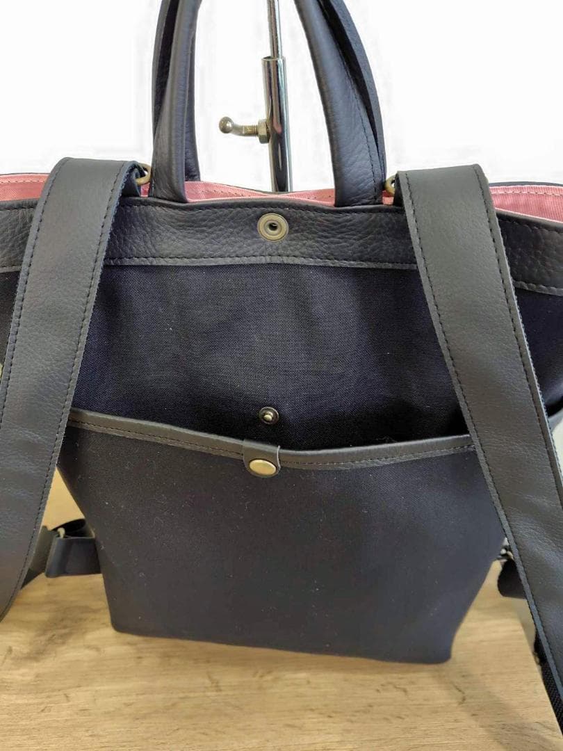 ミナペルホネン/2025tambourineタンバリンネイビー×白/牛革A4