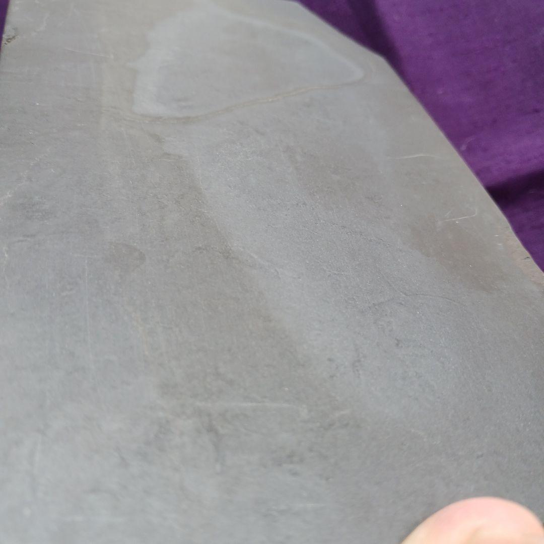 和硯　蒼龍石㉒　蒼白色の石紋