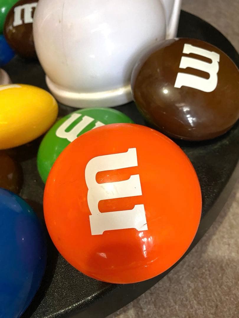 値下げ　エムアンドエムズ　店頭用ディスプレイ