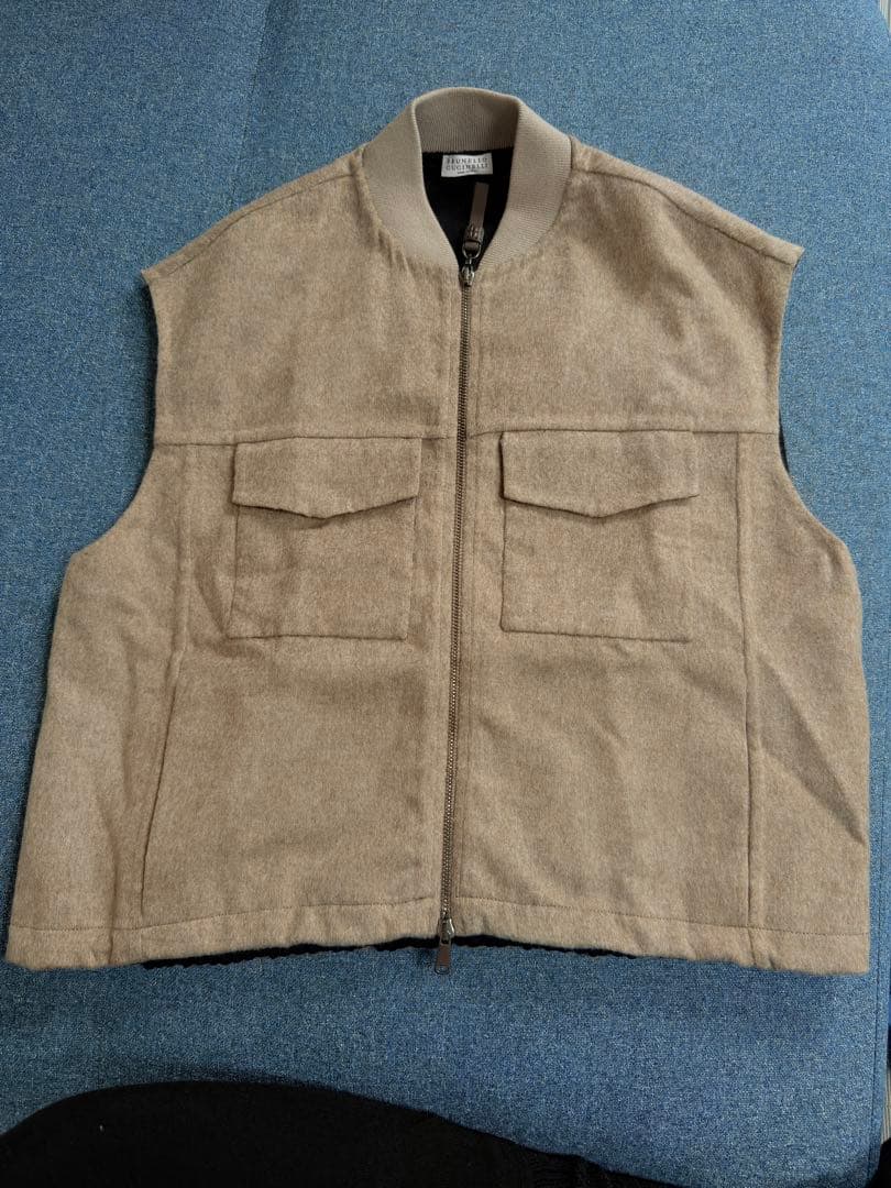 ブルネロクチネリ ハンドクラフトベスト