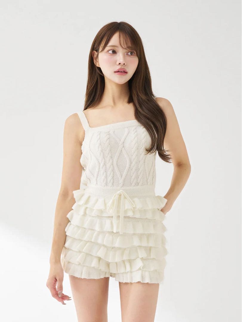 【新品タグ付き】Darich フリルニットコンビネゾン アイボリー F