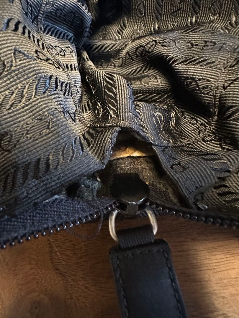 PRADA トラベルバッグ　ブラック　収納多数　美品