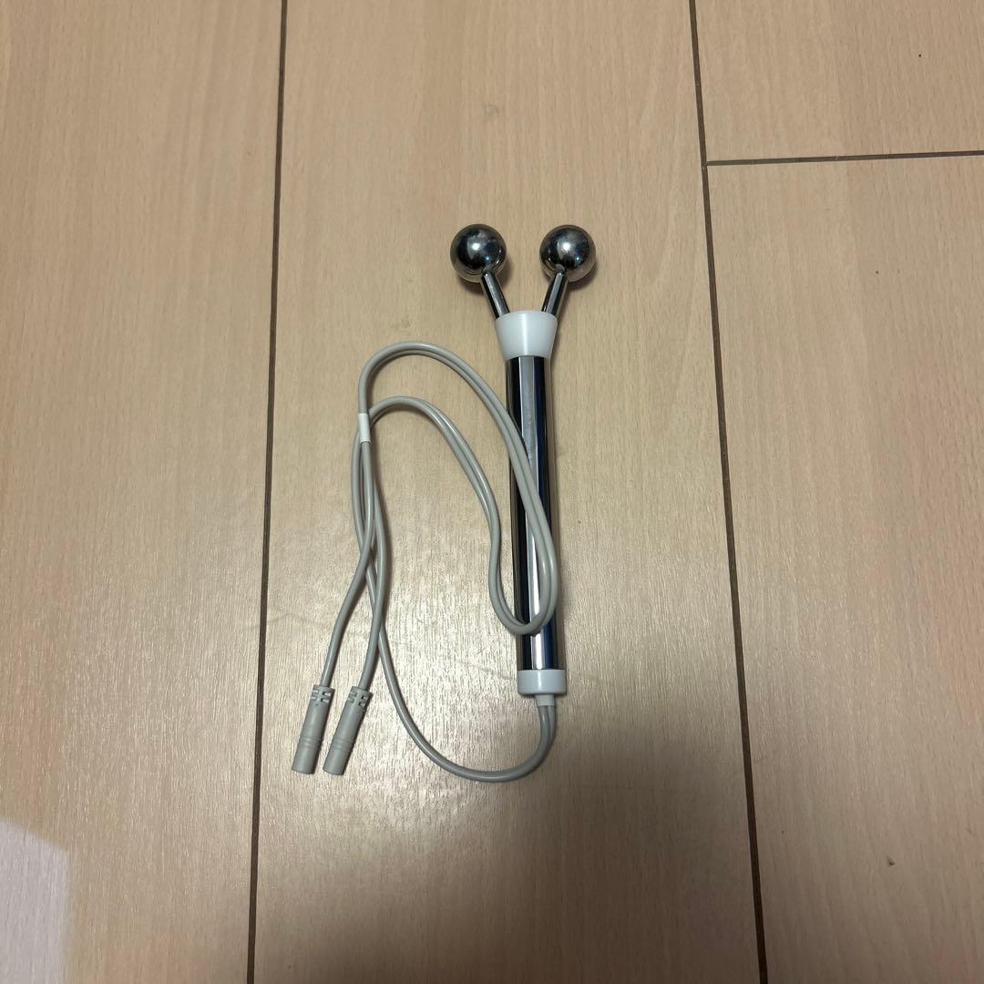 REALIZE リラクゼーショングッズ 本体と付属品