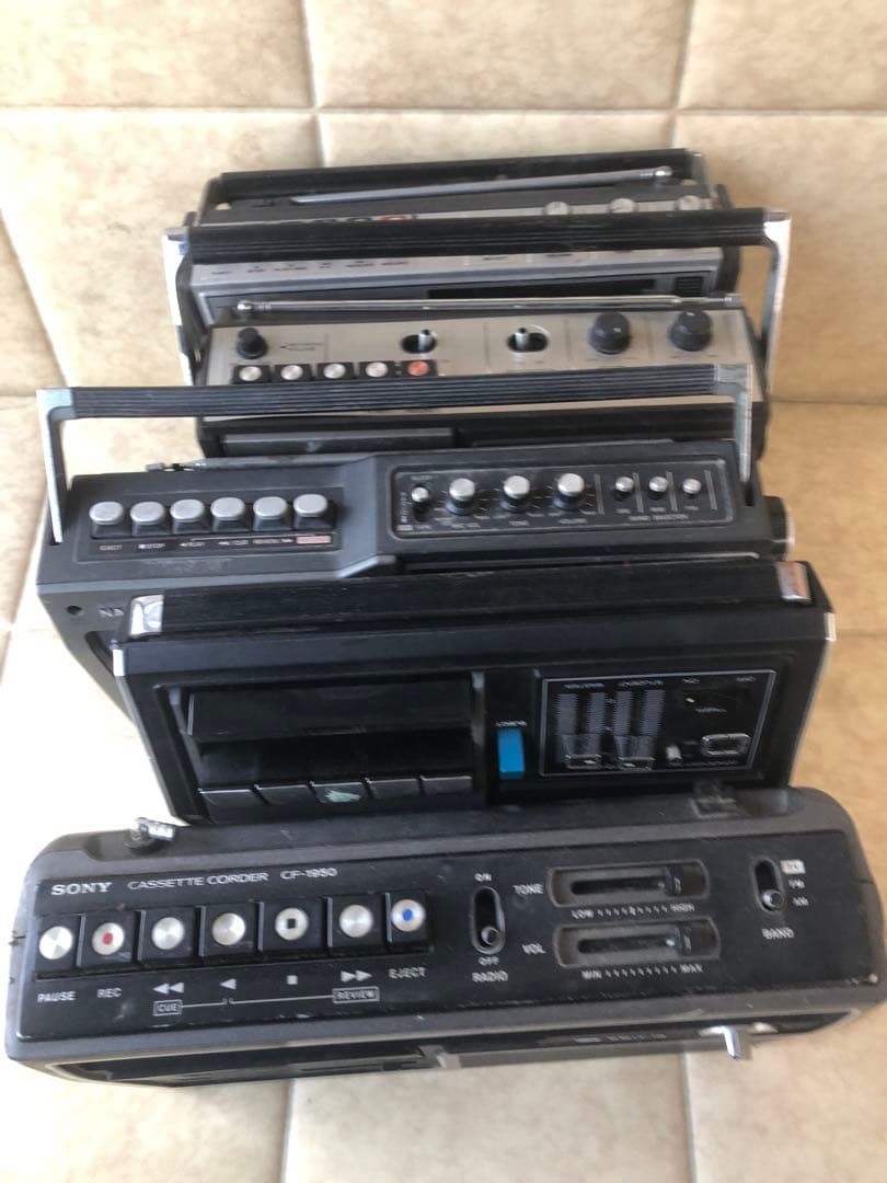 SONY カセットレコーダーCF-1950などジャンク品ラジオ5台(G23)