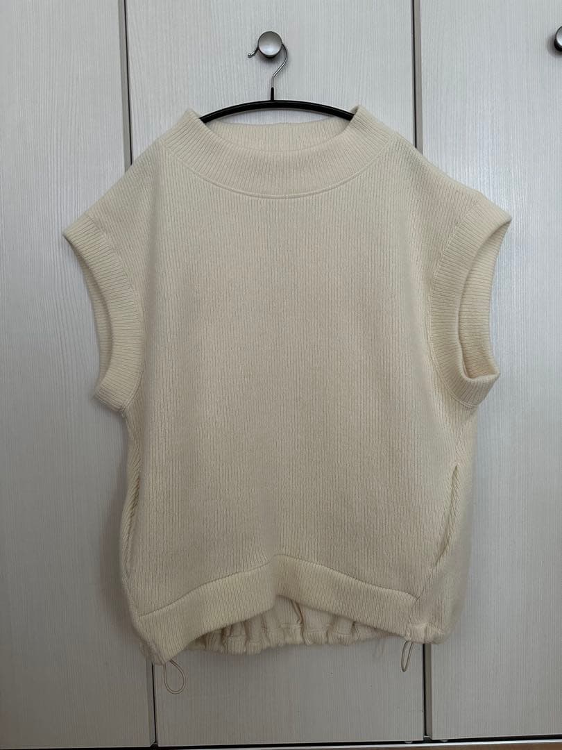 オアーノ Owauno ニットベスト ホワイトM