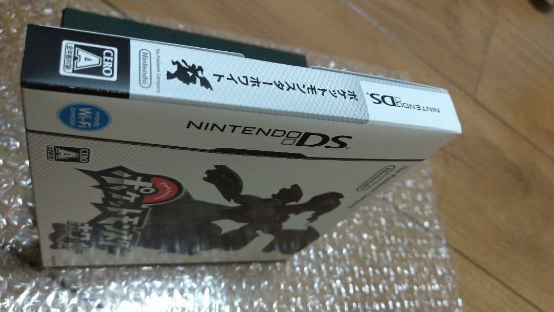 新品未開封 ポケットモンスター ホワイト 美品