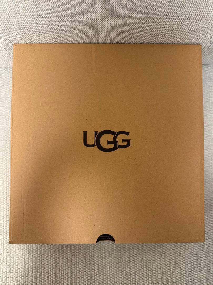 正規品/未開封/箱付き UGG ファンケットロゴストラップサンダル ブラック25