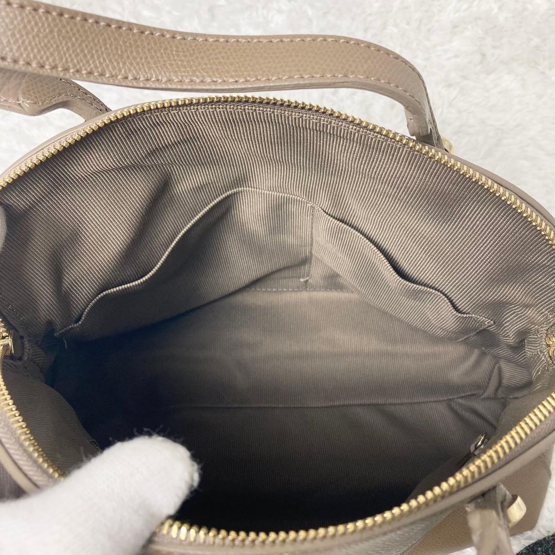 美品✨フルラ　パイパー　M バンドバッグ　ショルダーバッグ　2way レザー