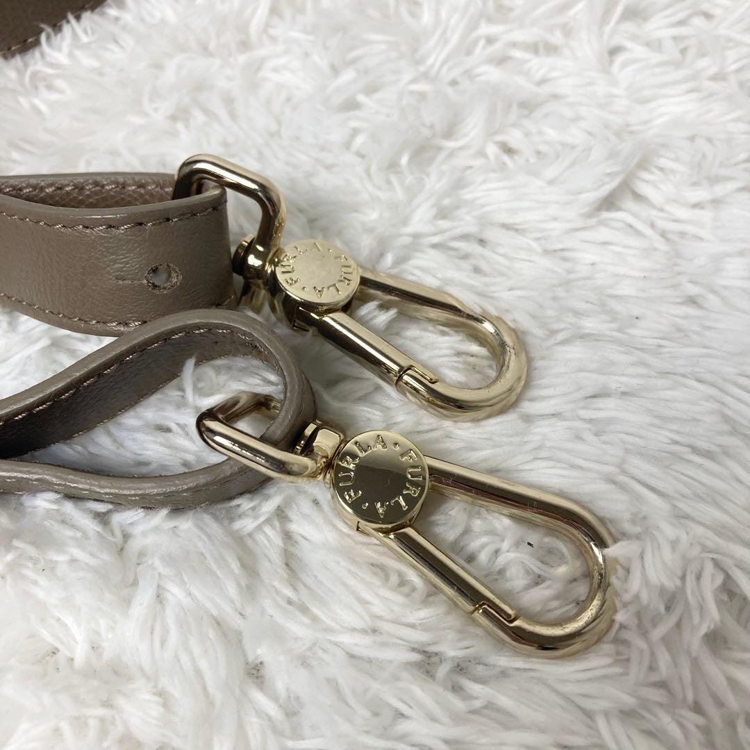 美品✨フルラ　パイパー　M バンドバッグ　ショルダーバッグ　2way レザー