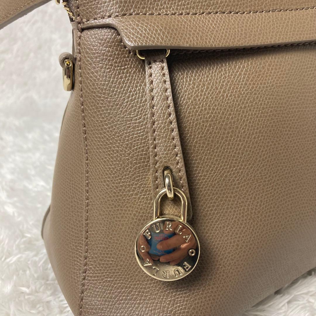 美品✨フルラ　パイパー　M バンドバッグ　ショルダーバッグ　2way レザー