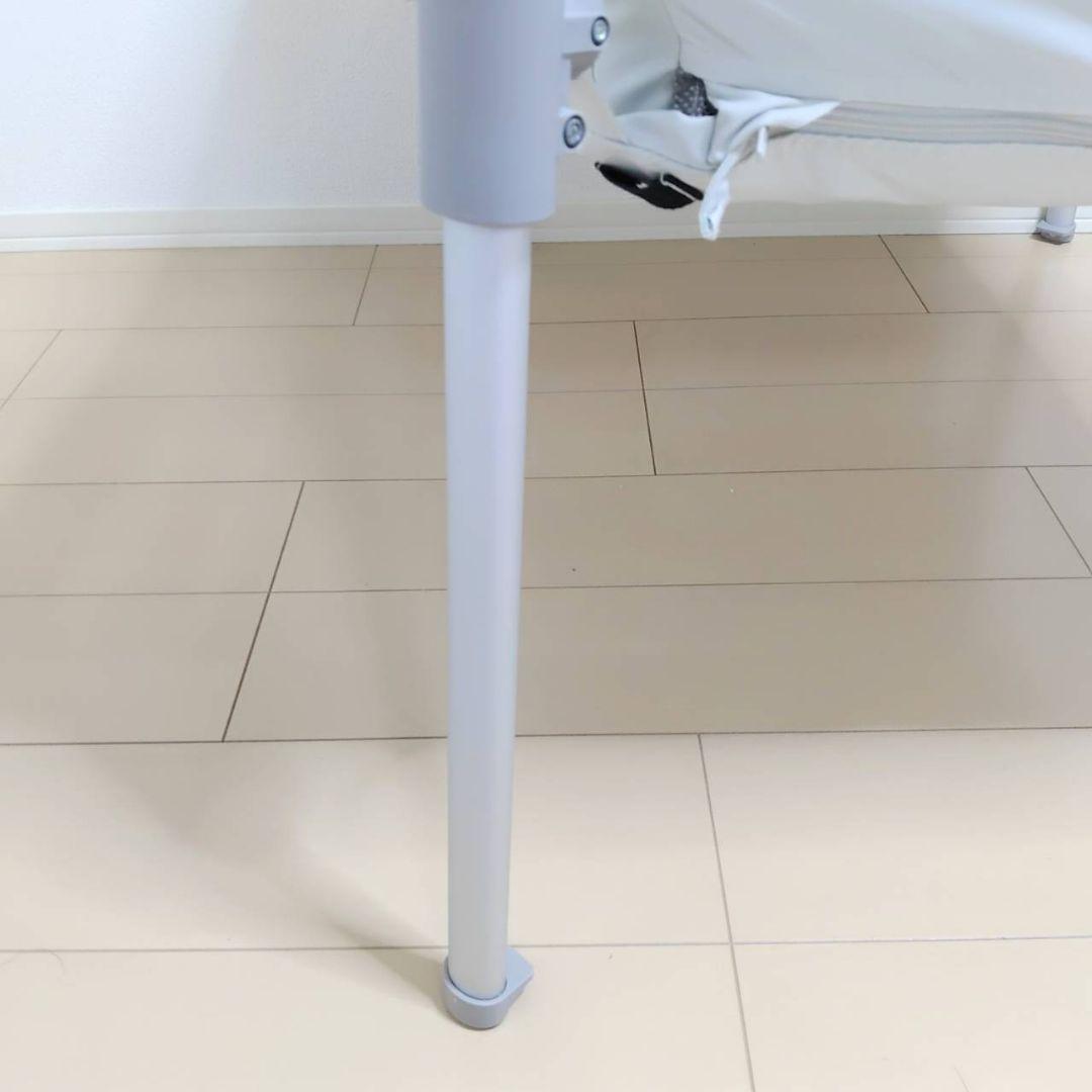 Combi ベビーベッド ホワイト　ベージュ　メッシュ サイドパネル　トモネル