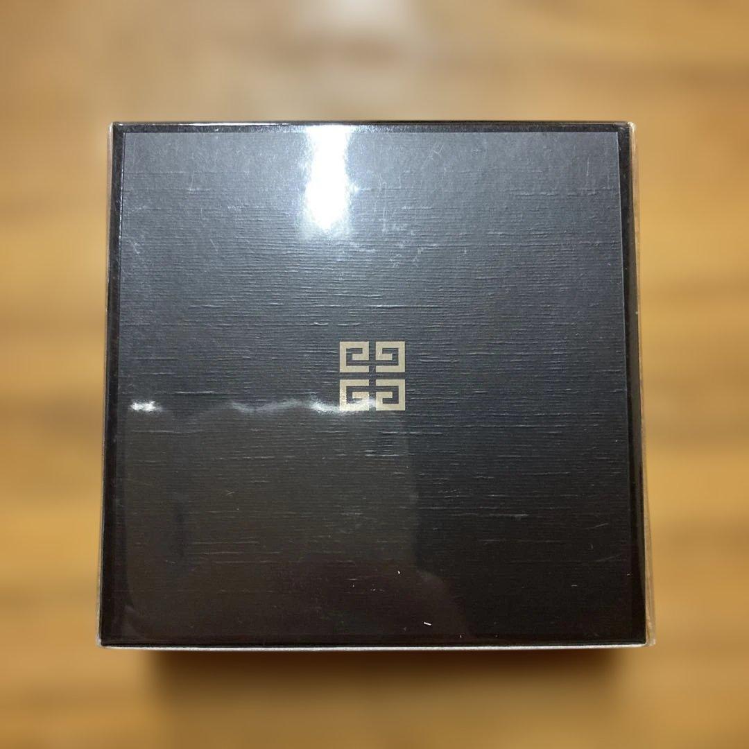 ジバンシー　ソワン ノワール UV コンパクト日焼け止め