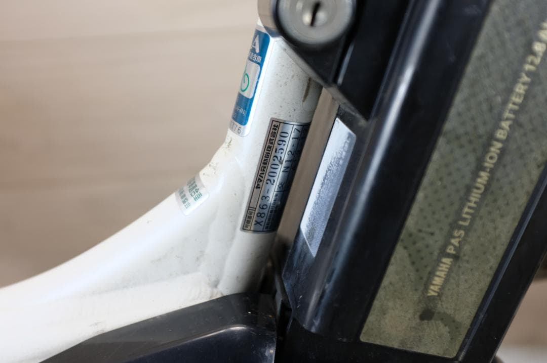 電動自転車ヤマハPAS　KISS　20インチ　3段　12.8Ah充電器あり