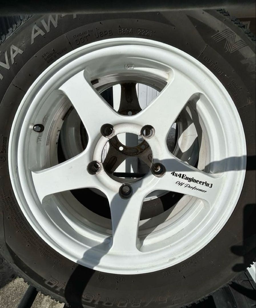 白ホイール　4x4Engineering Off Performance 16㌅