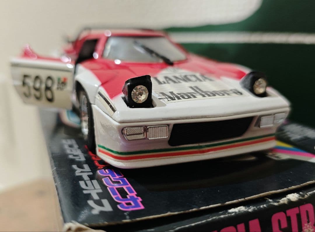 エイダイ ランチアストラトス ダイキャスト ミニカー 1/28