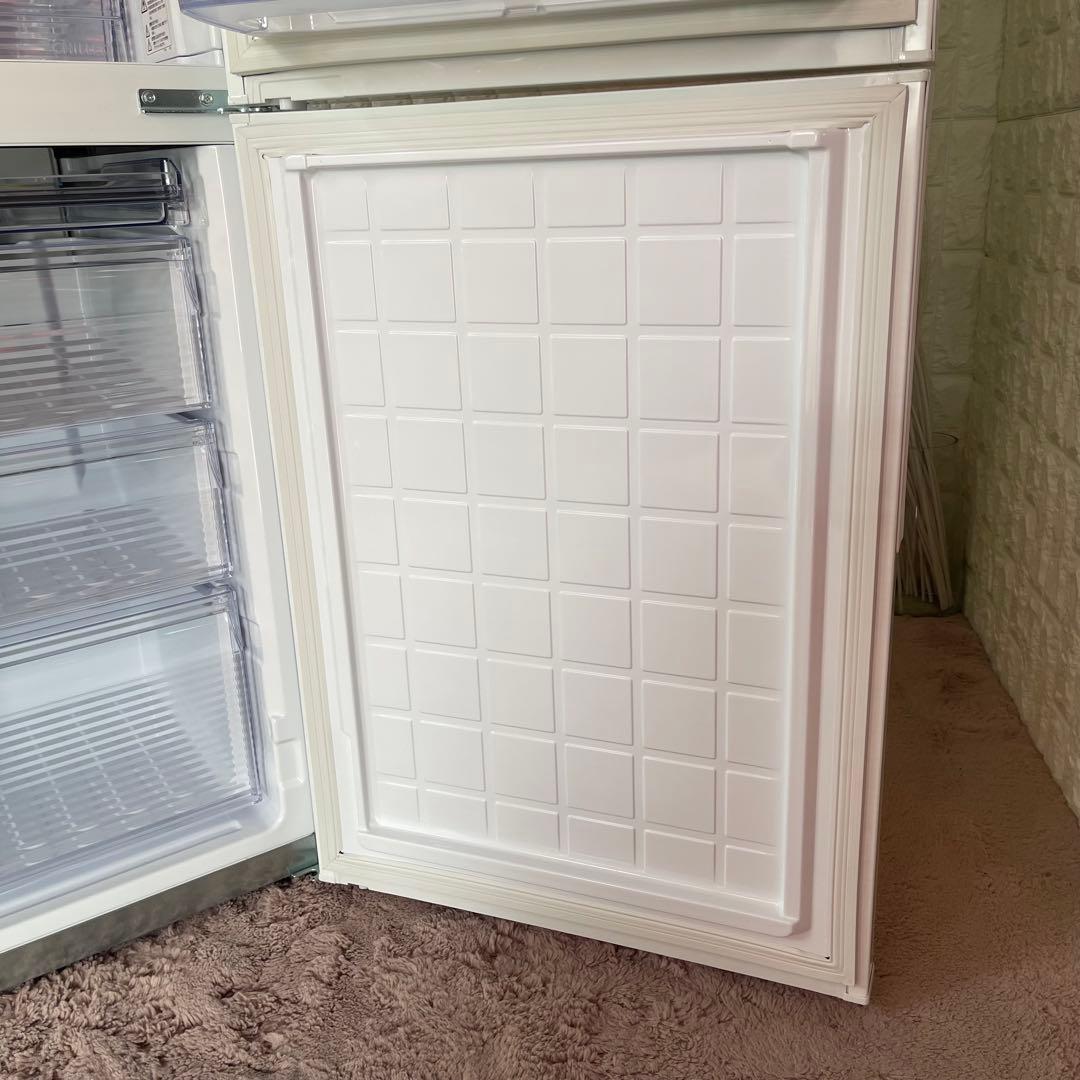 みーちゃん ✨冷蔵庫　シャープ　SJ-PD28J 2023年　ホワイト