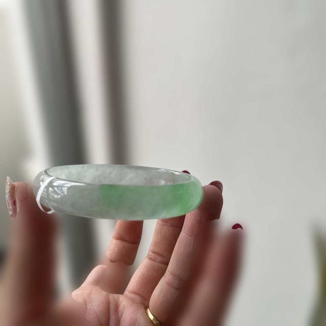 翡翠バングル