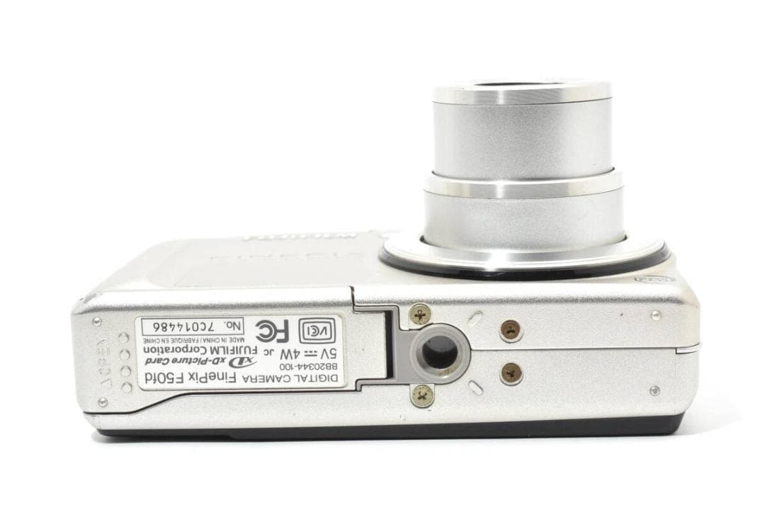 美品　FUJIFILM FinePix F50fd シルバー ＃A345