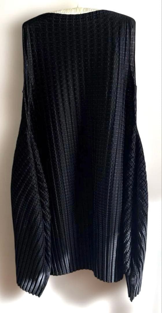 イッセイミヤケ　プリーツプリーズチュニック黒色