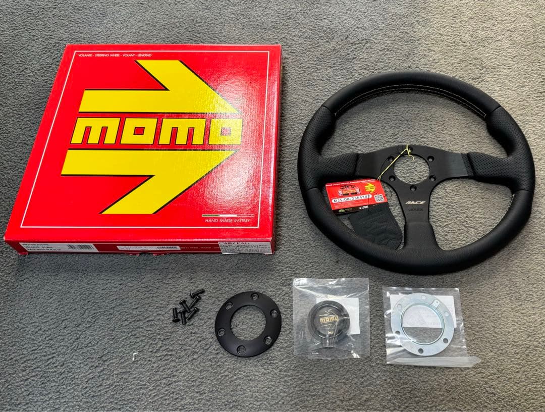 MOMO ステアリング RACE NOTO 350mm モモステ
