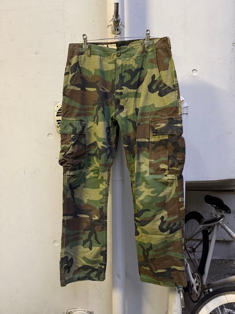 カモフラージュ　デニム　バギーパンツ