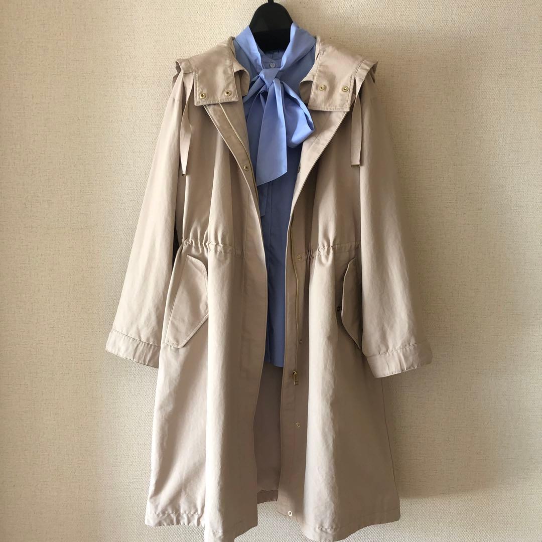 ロングコート　ブラウスは付きません！