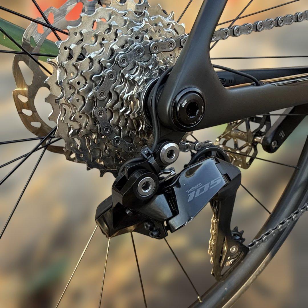 《美品》TREK Madone SL5 Gen8 105Di2 サイズM