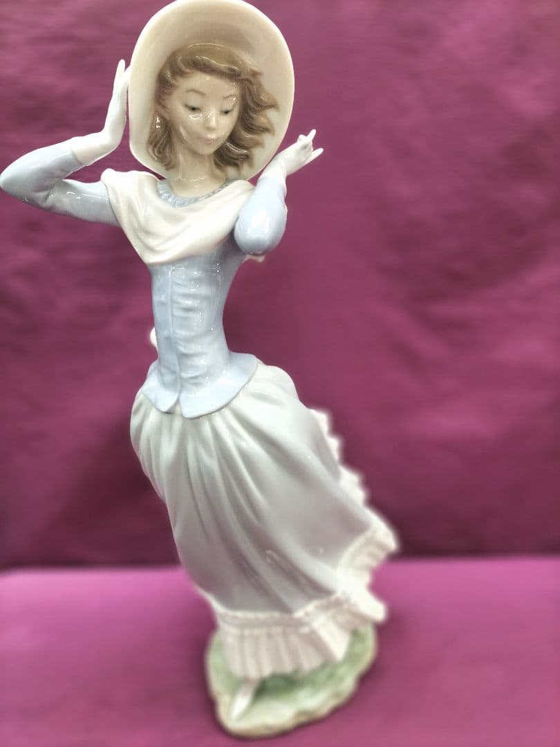 リヤドロ　陶器人形　スペイン　春のそよ風　4936 完品美品　36cm