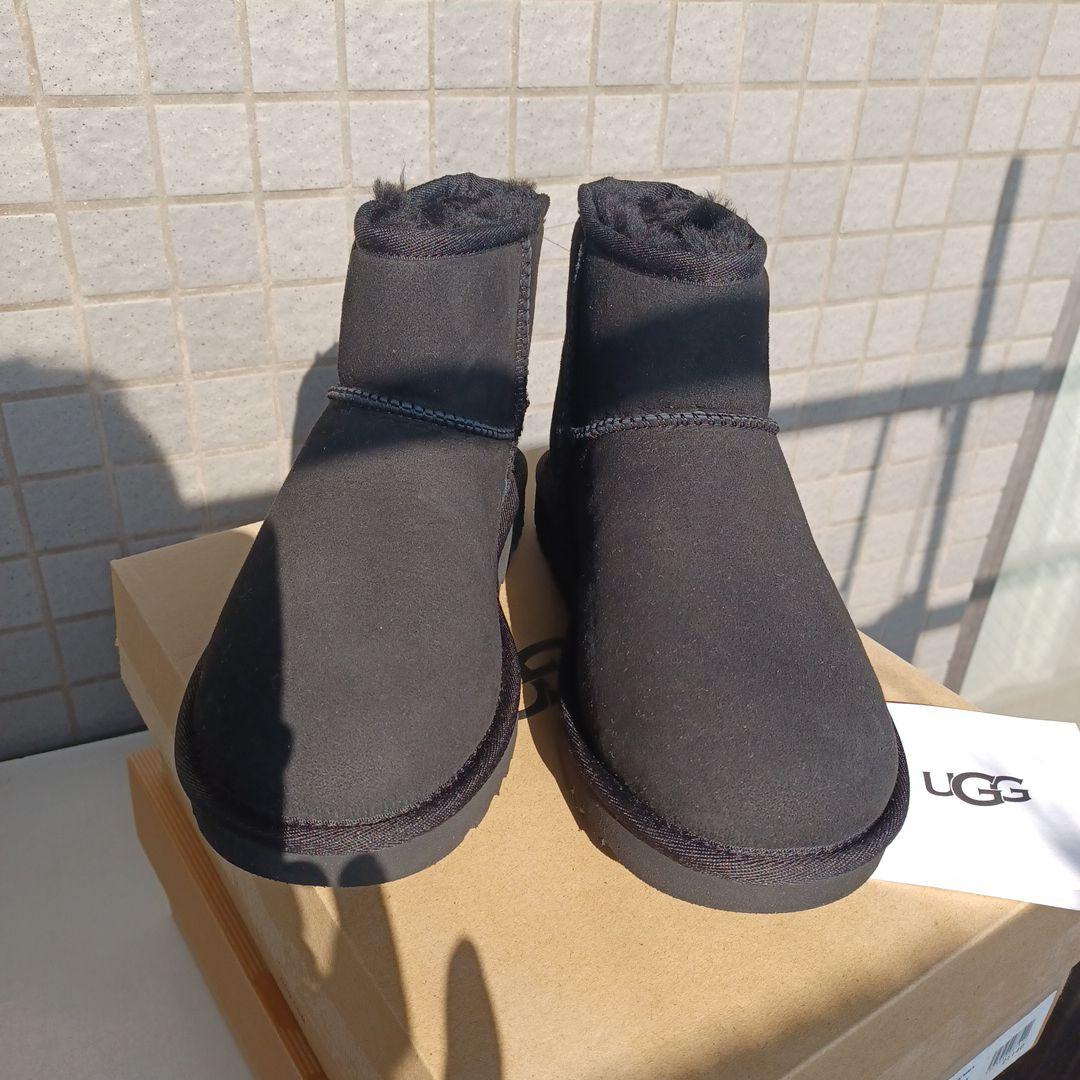 ポ*ん様 UGG ブラック ムートンブーツ サイズ7
