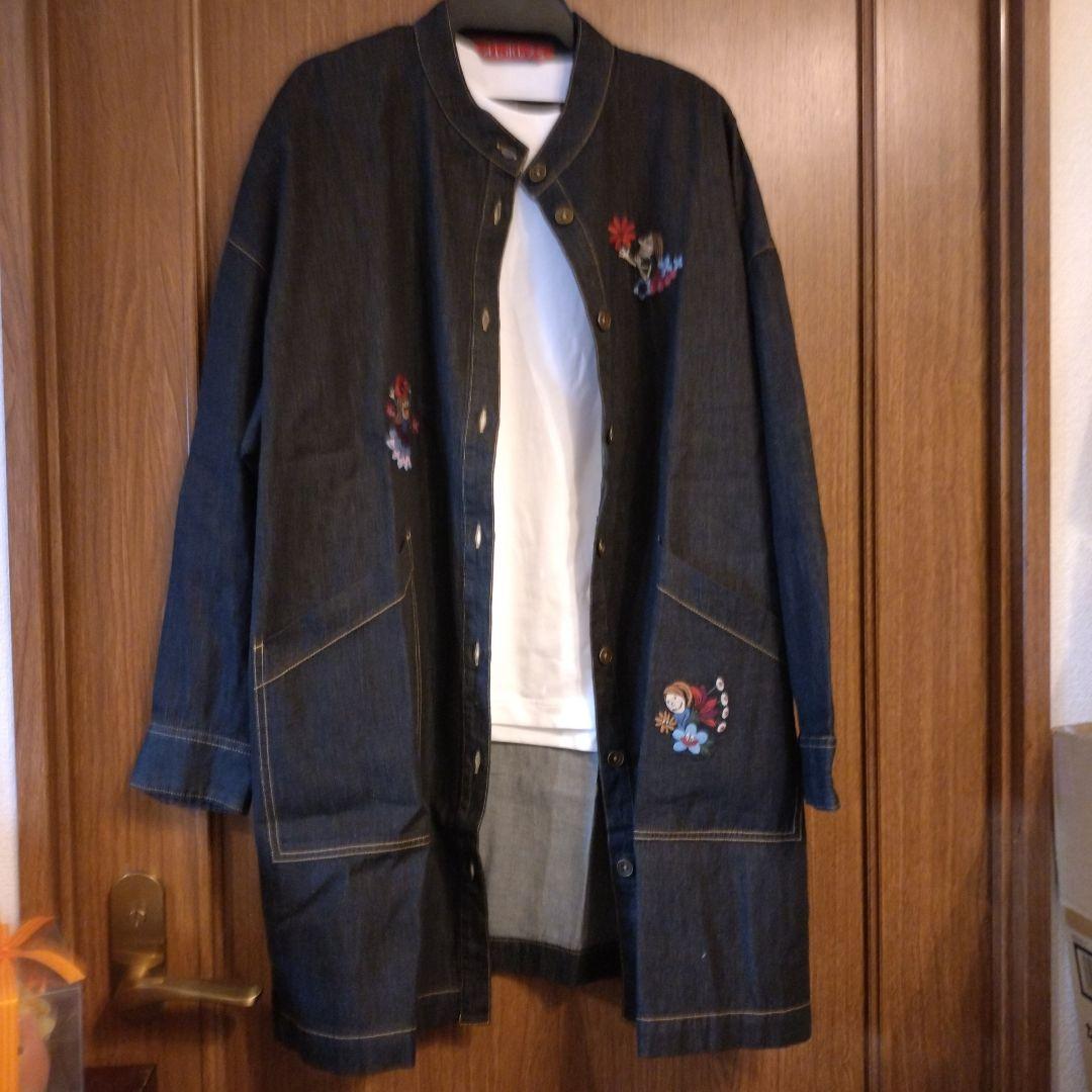 アルベロベロ　可愛い刺繍のデニムチュニック、羽織としても