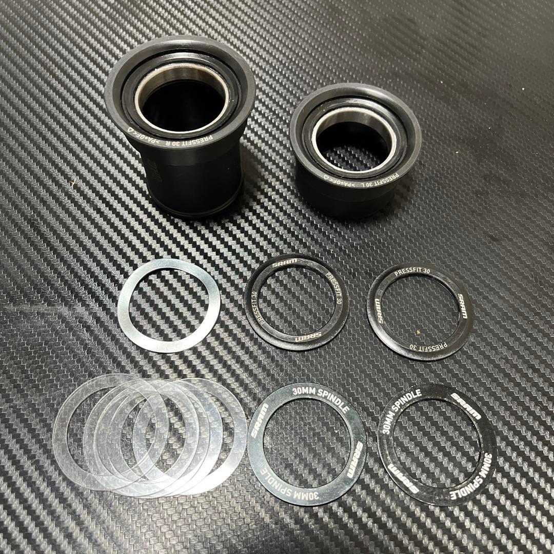 SRAM RED22 カーボンクランクセット 52-36 170mm PF30