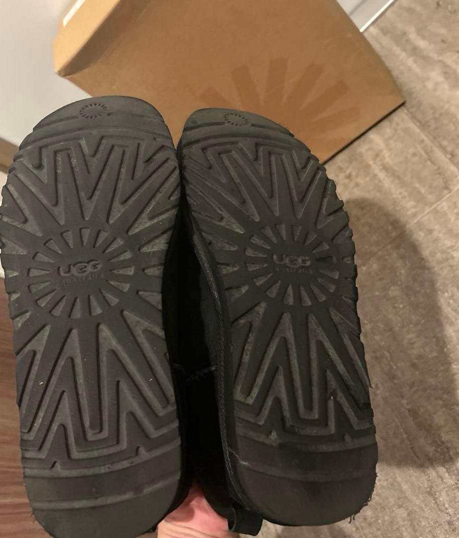 UGG クラシックミニ　ブラック　ムートンブーツ　8