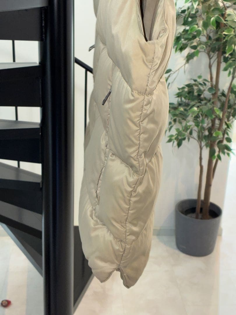 MONCLER ベージュ ダウンベスト