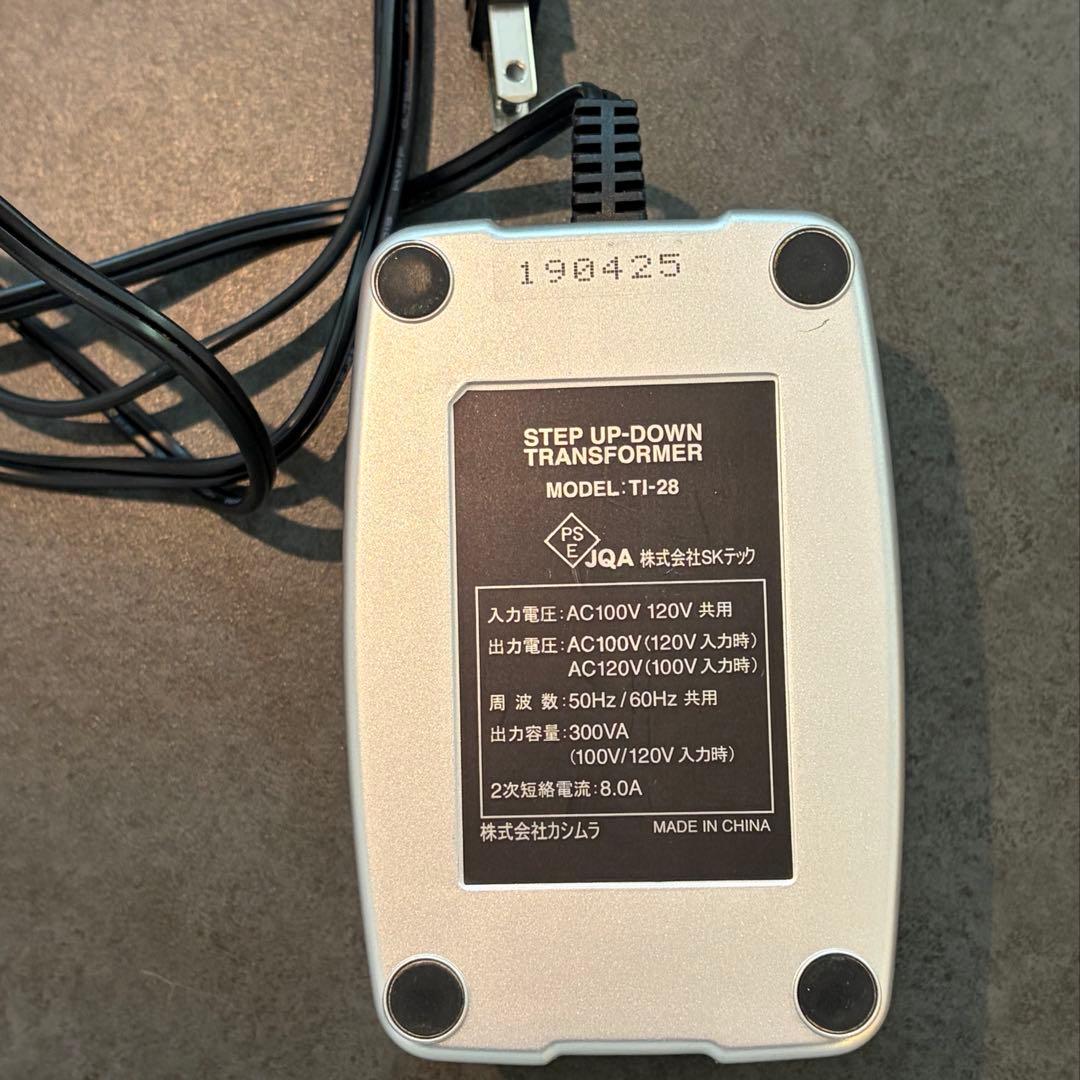 変圧器込み　自動調乳器　ベイビーブレッツァ　 Baby Brezza