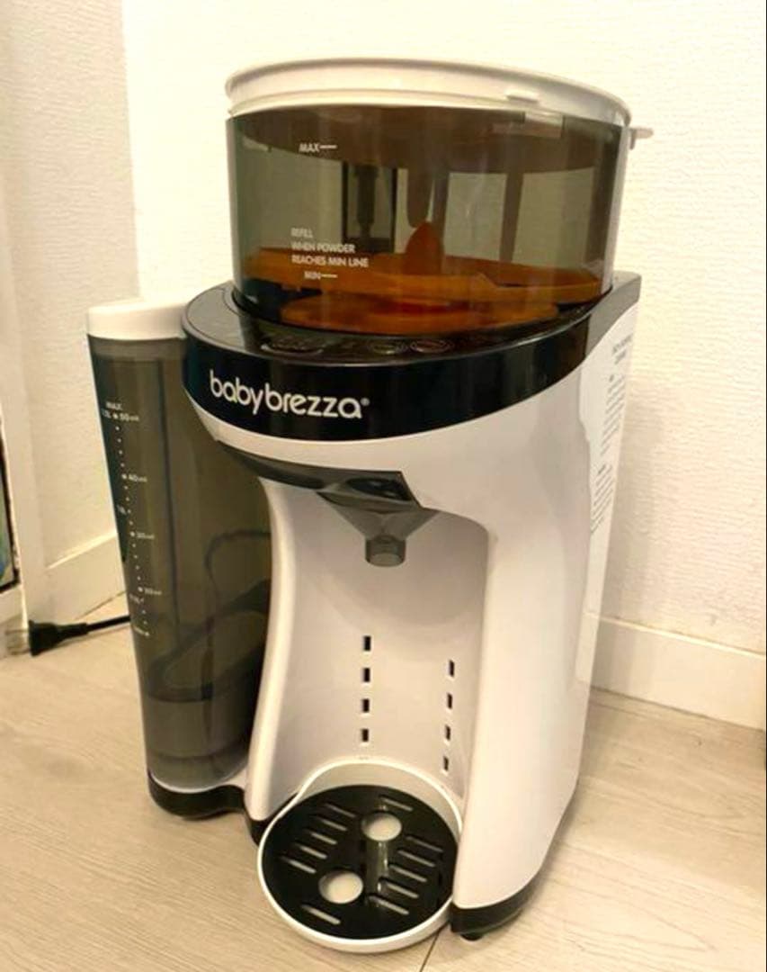 変圧器込み　自動調乳器　ベイビーブレッツァ　 Baby Brezza