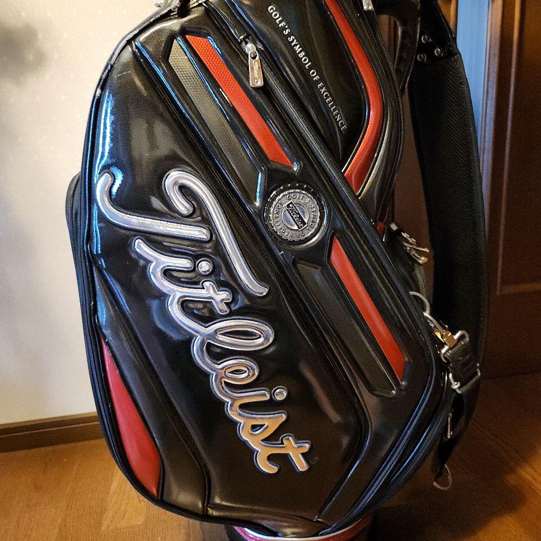 タイトリスト　メダリオン　3点式　キャディバッグ　9.5型　ツアーモデル