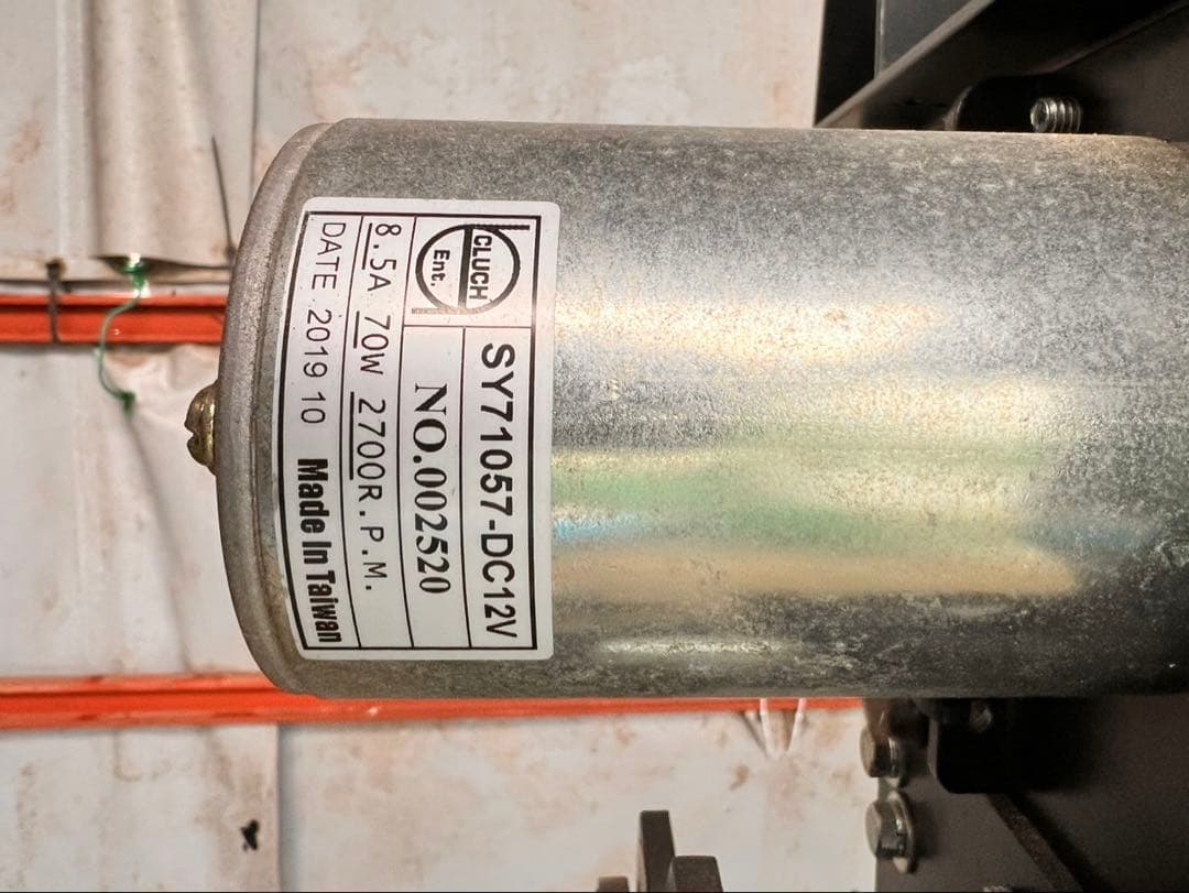 軟式バッティングマシン