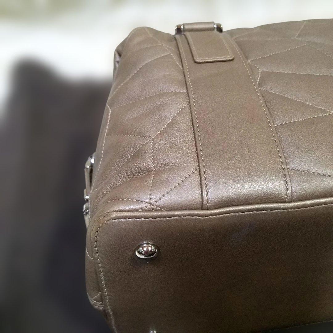 【極美品・イタリア製】AKRIS ミニボストンバッグ キルティング レザー 鍵付