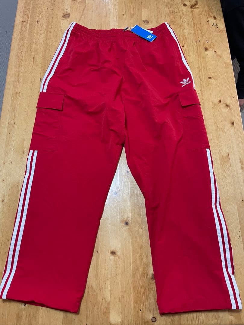 アディダス　メンズ スリーストライプス カーゴパンツ　赤　大きいサイズ