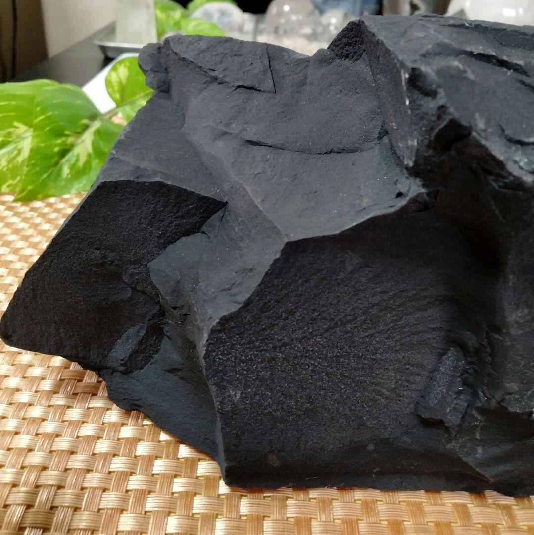 【超巨大】★マイナスイオン★★免疫力★★冷え・凝り★4,9kgブラックシリカ原石