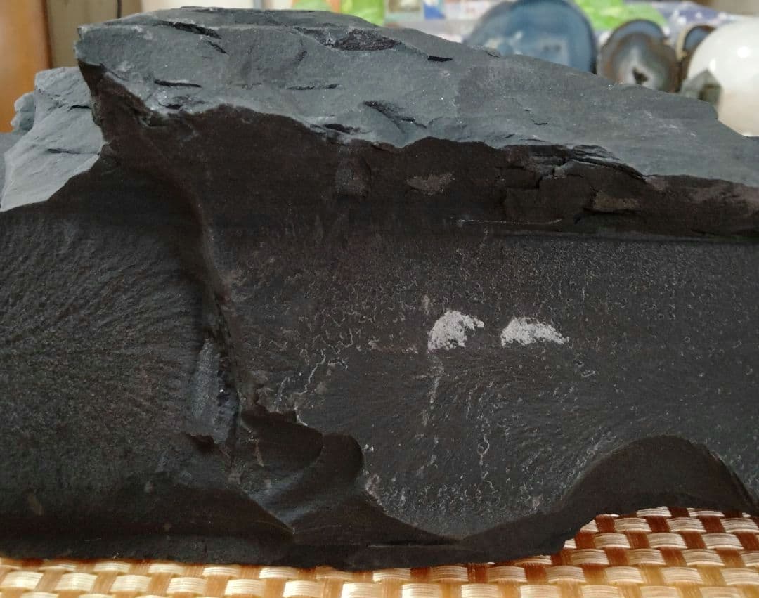 【超巨大】★マイナスイオン★★免疫力★★冷え・凝り★4,9kgブラックシリカ原石