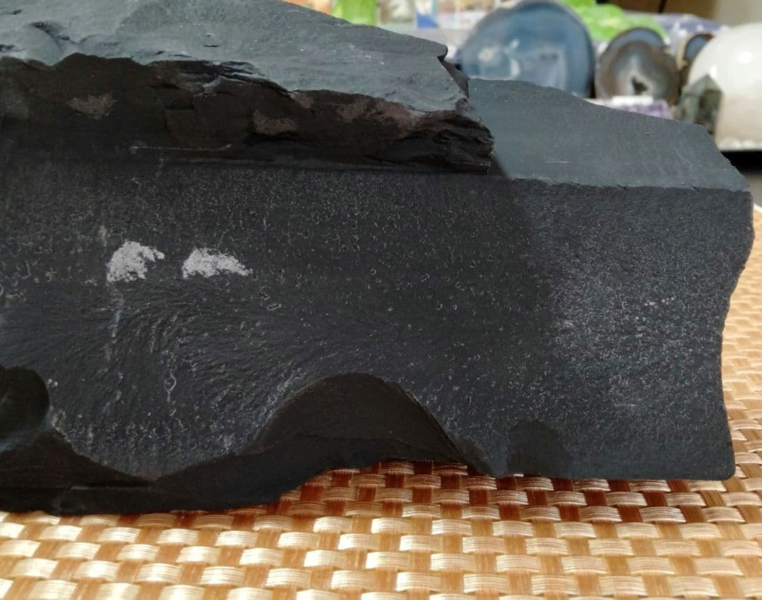 【超巨大】★マイナスイオン★★免疫力★★冷え・凝り★4,9kgブラックシリカ原石