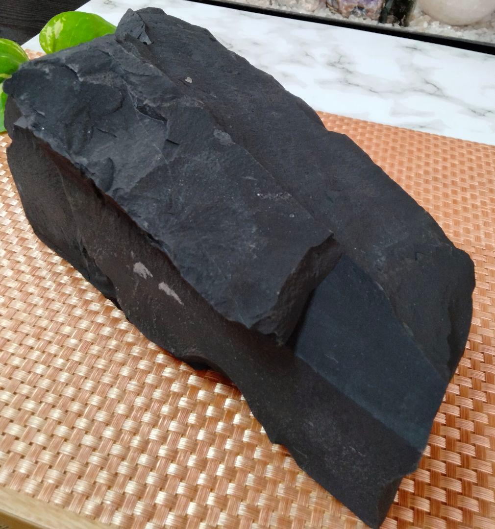 【超巨大】★マイナスイオン★★免疫力★★冷え・凝り★4,9kgブラックシリカ原石