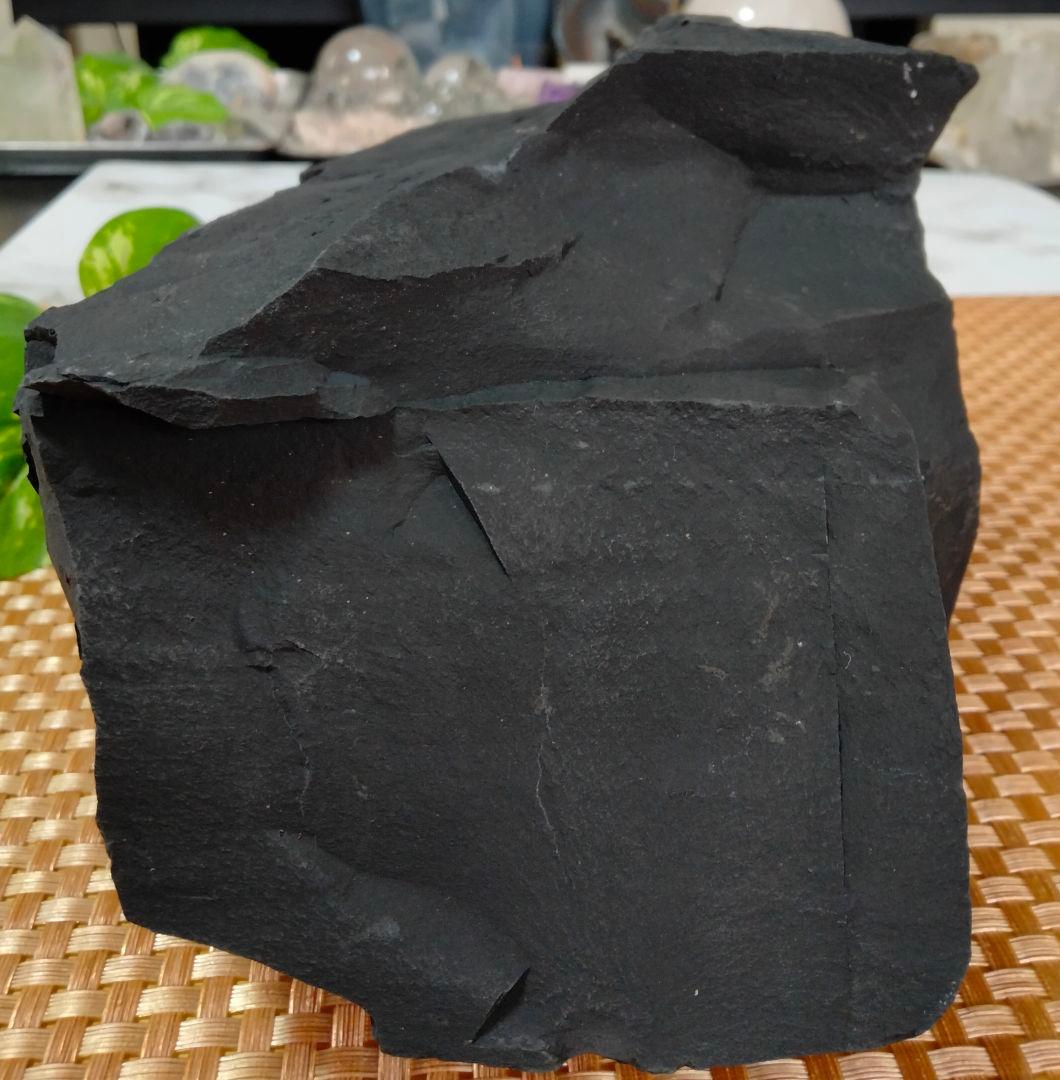 【超巨大】★マイナスイオン★★免疫力★★冷え・凝り★4,9kgブラックシリカ原石