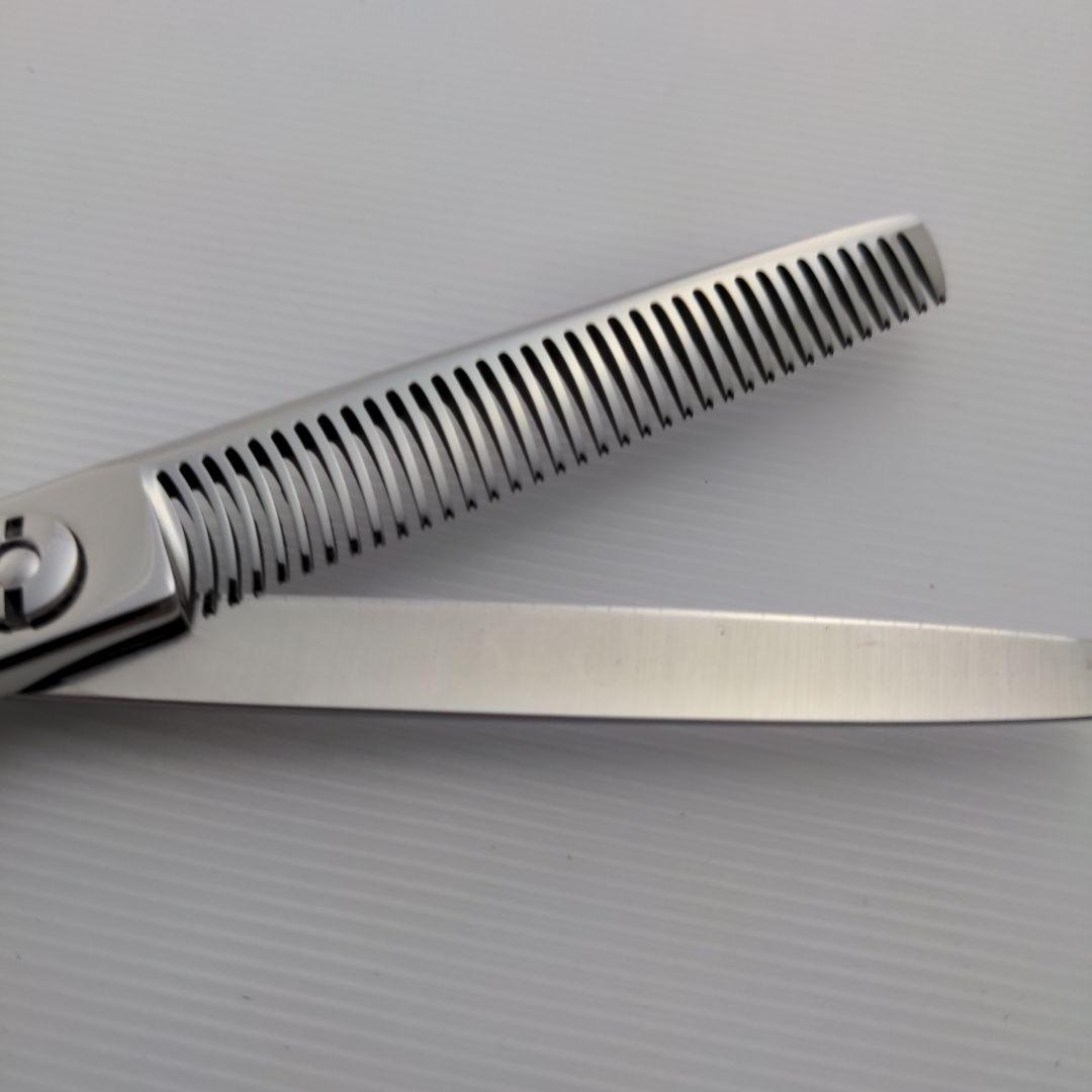 日本製 耐久性のコバルト合金 セニングシザー Ｖ櫛刃 カット率20%~