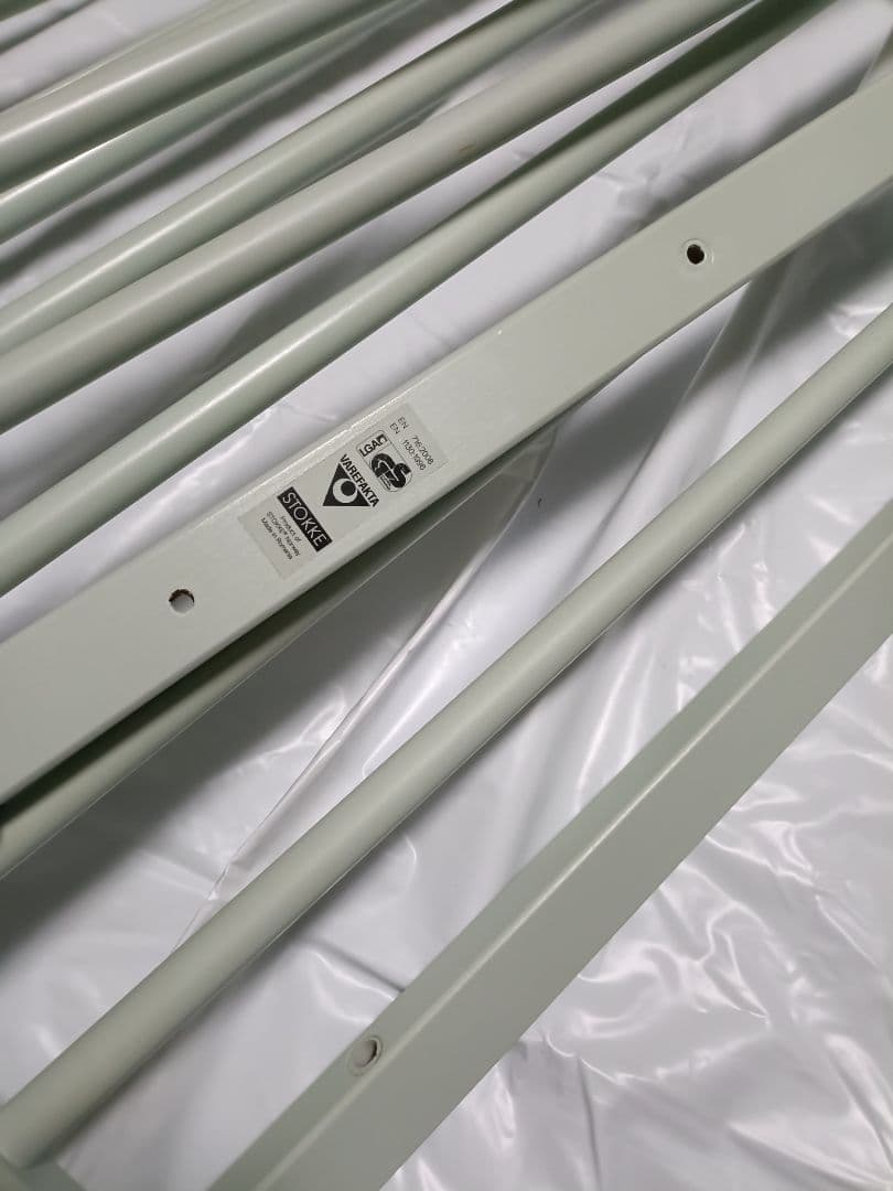 中古・良品　STOKKE ベビーベッド V2　ミントグリーン　おまけ付き