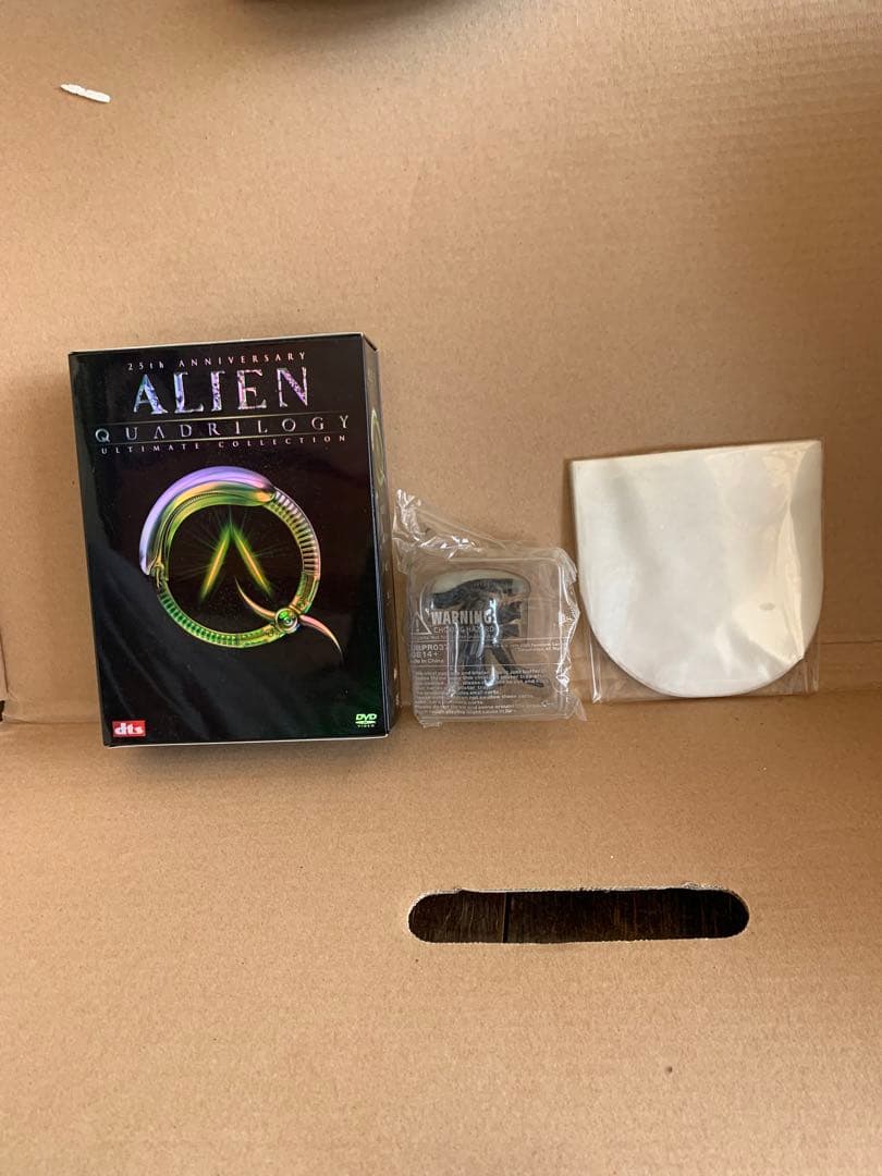 エイリアン 製作25周年記念 アニバーサリー・コレクションフィギュアDVD